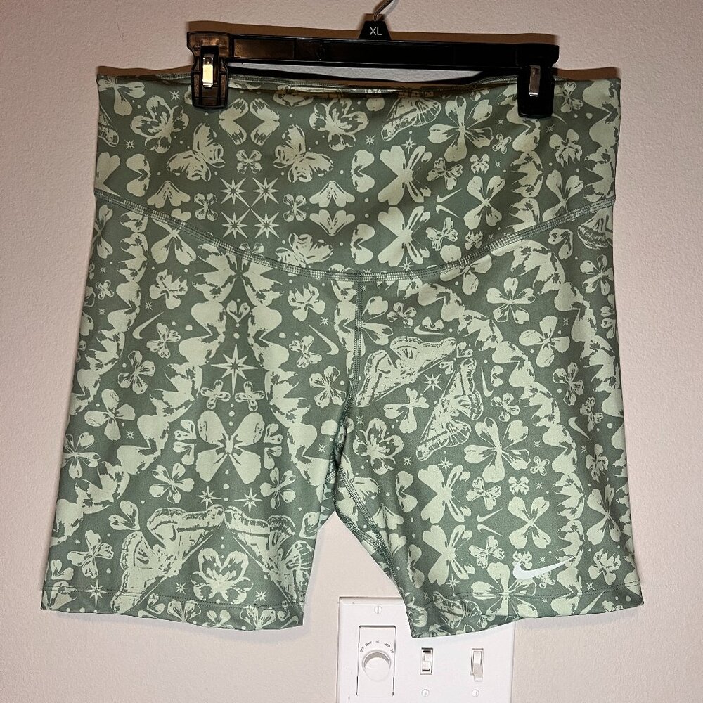 Nike Dri-Fit Women's Recreation Club Green Flower Butterfly Biker Shorts Size 1X
